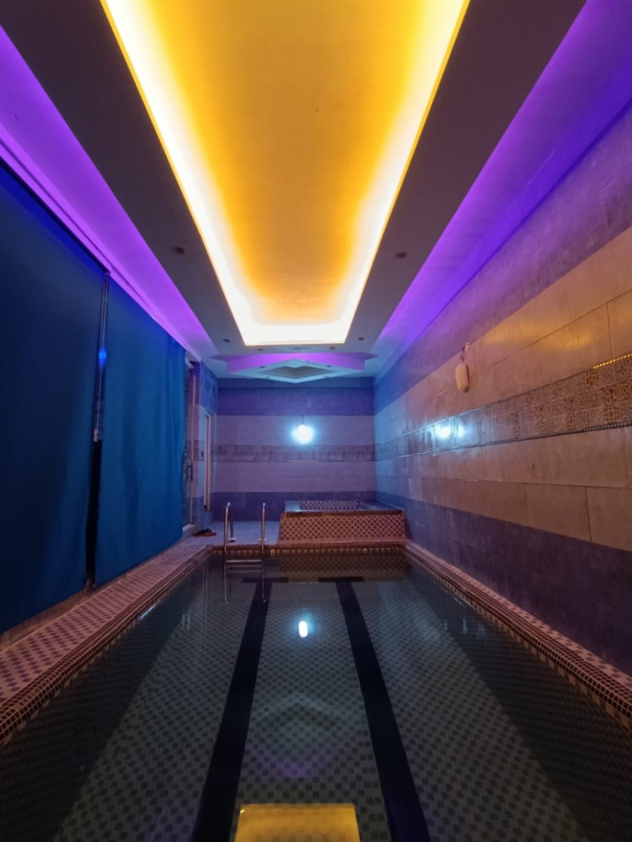 استخر و جکوزی