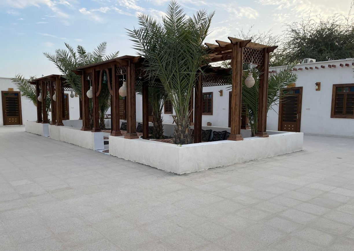 حیاط و آلاچیق حیاط و آلاچیق