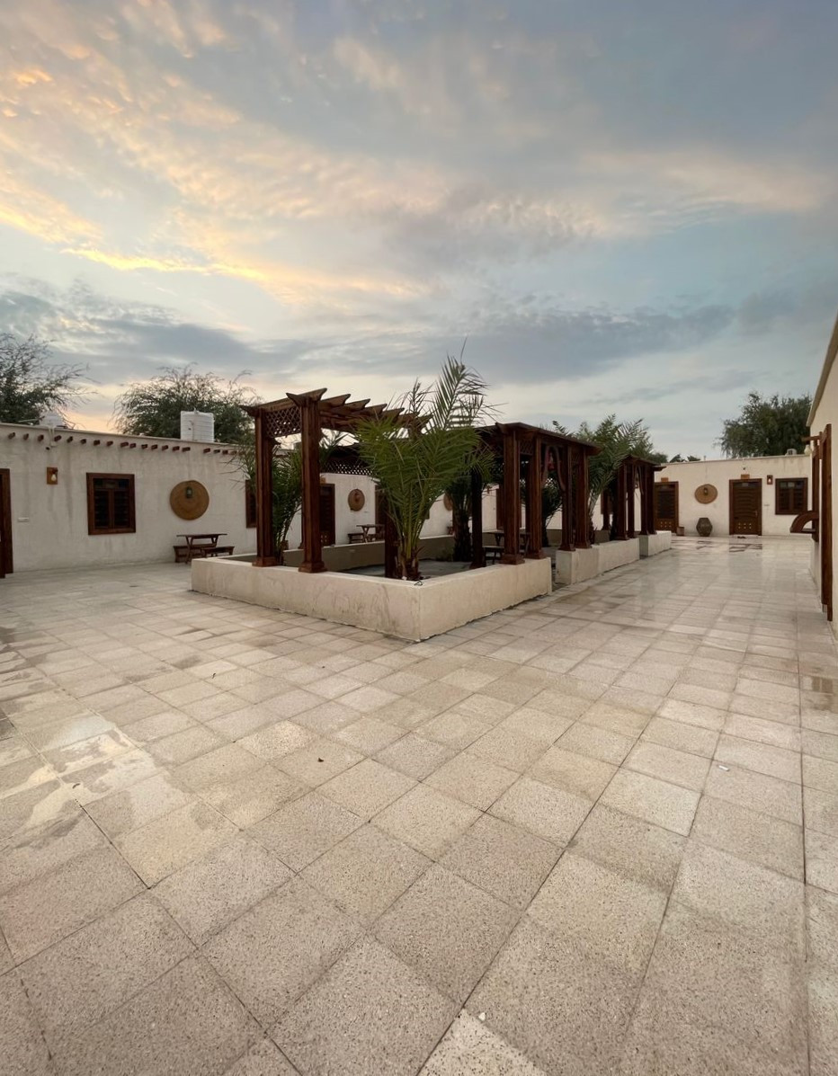 حیاط و آلاچیق حیاط و آلاچیق