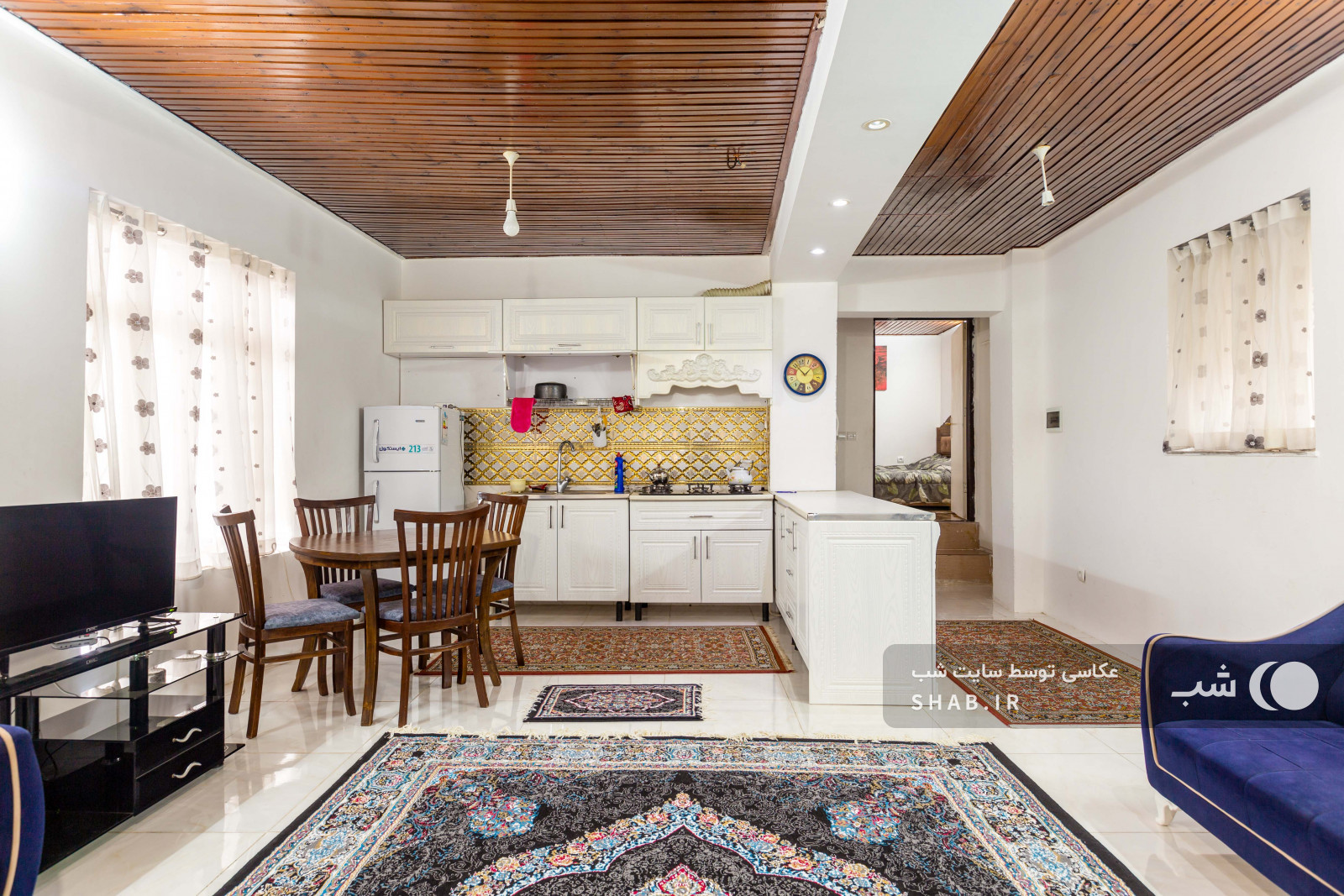 اتاق پذیرایی طبقه بالا