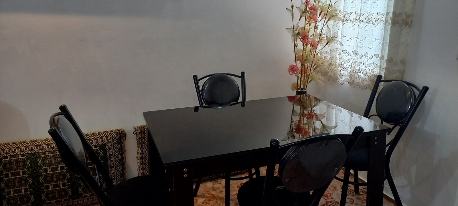 میز نهار خوری میز نهار خوری