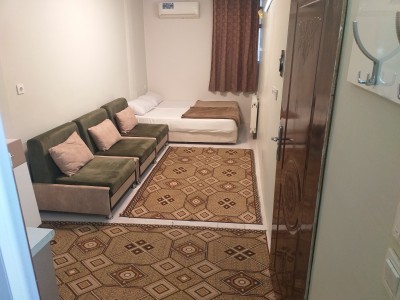 مهمانپذیردهکده "دوتخت + سه کاناپه تخت‌شو" (نزدیک حرم)