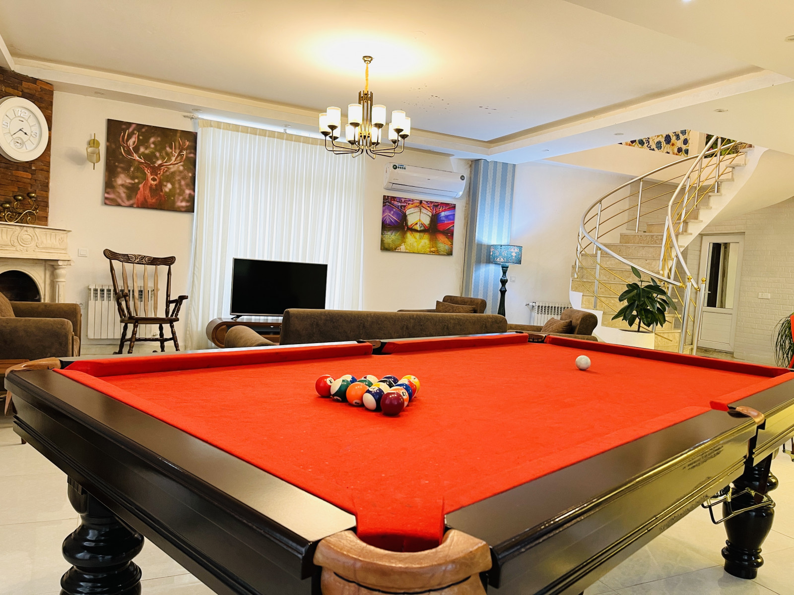 میز بیلیارد میز بیلیارد