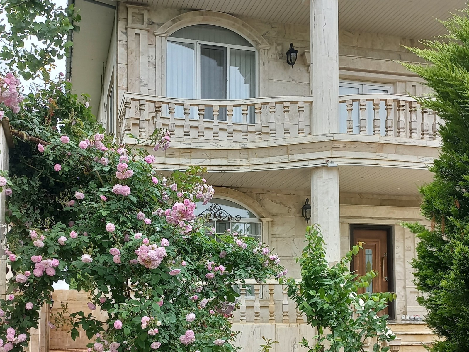 نمایی از ویلا
