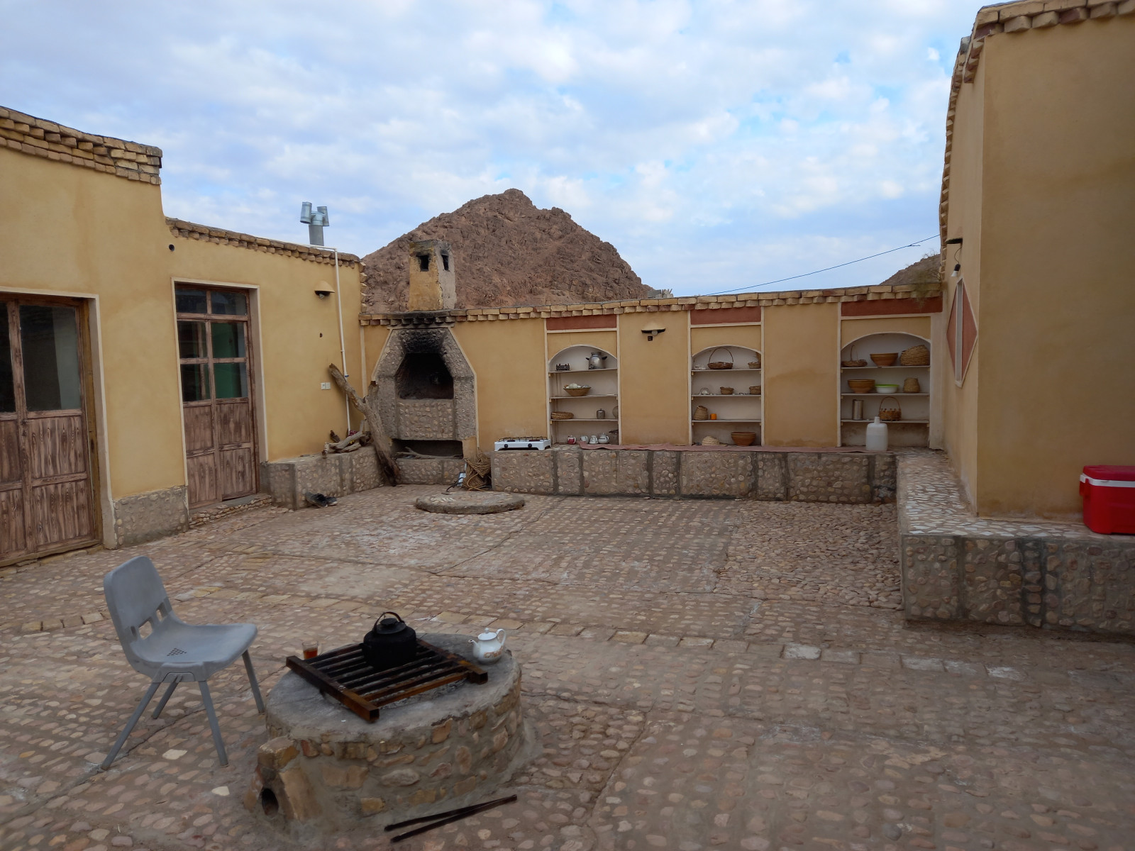 حیاط