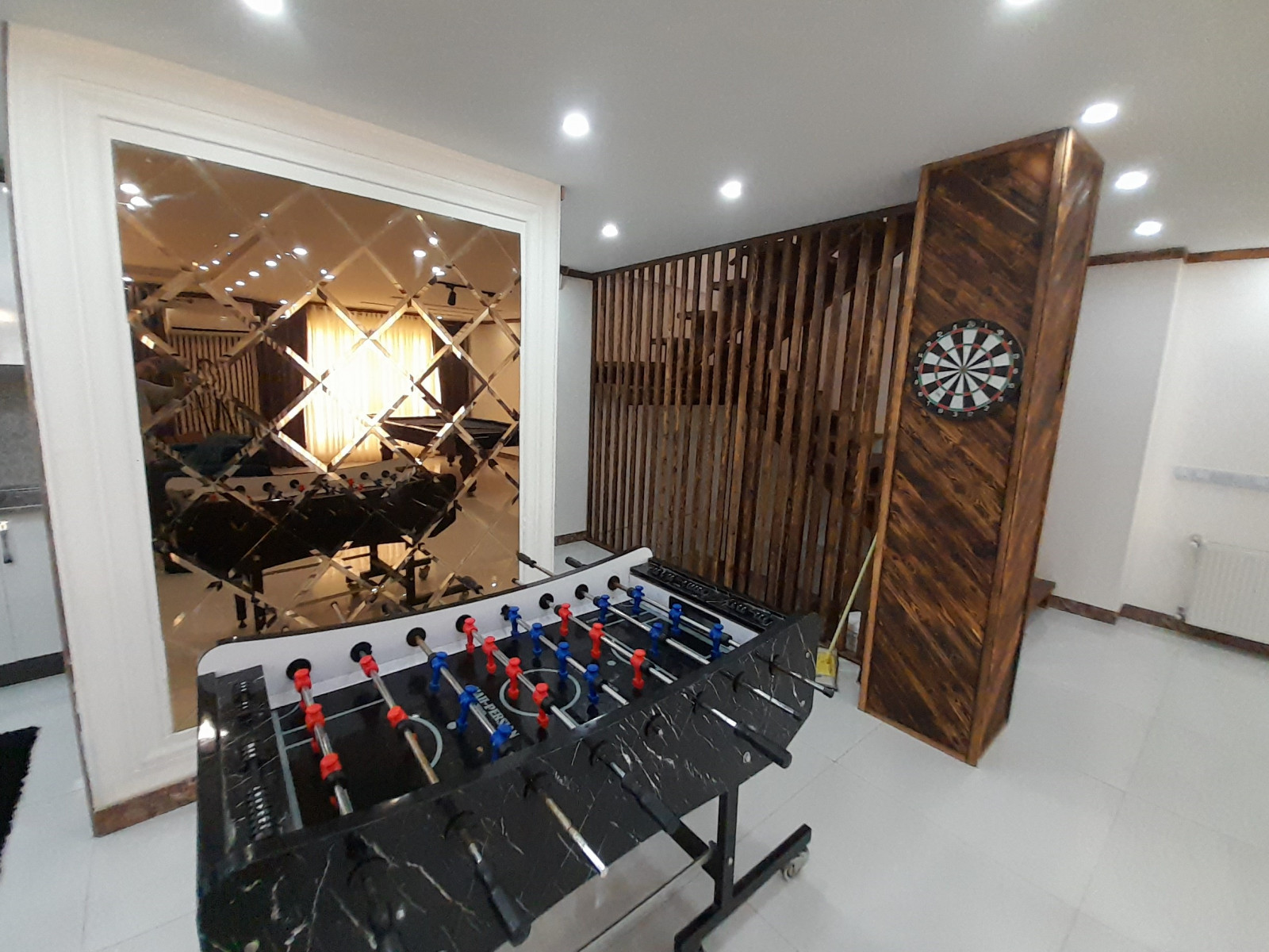 فوتبالدستی طبقه همکف