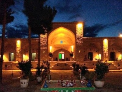 کاروانسرای صفوی لاسجِرد "اتاق معمولی گچی"
