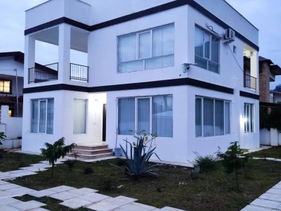 ویلای تریپلکسِ استخردار در روستای جنگلی
