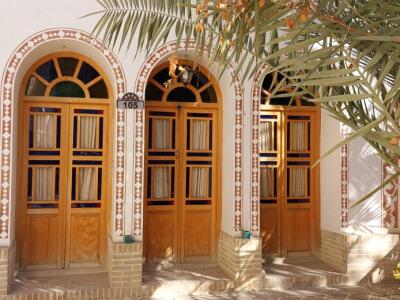 مجموعه اقامتی و سنتی خادمی، واحد 105