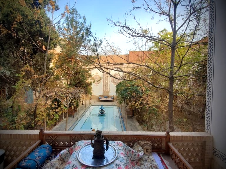 نمای بیرونی ساختمان