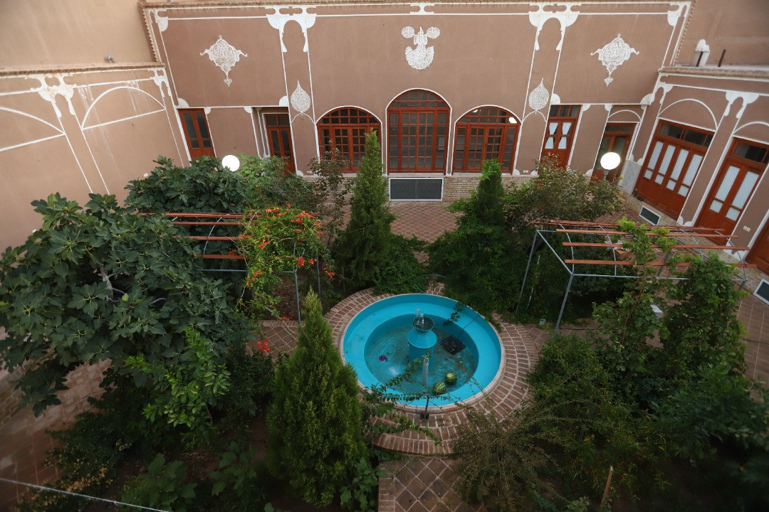 حیاط