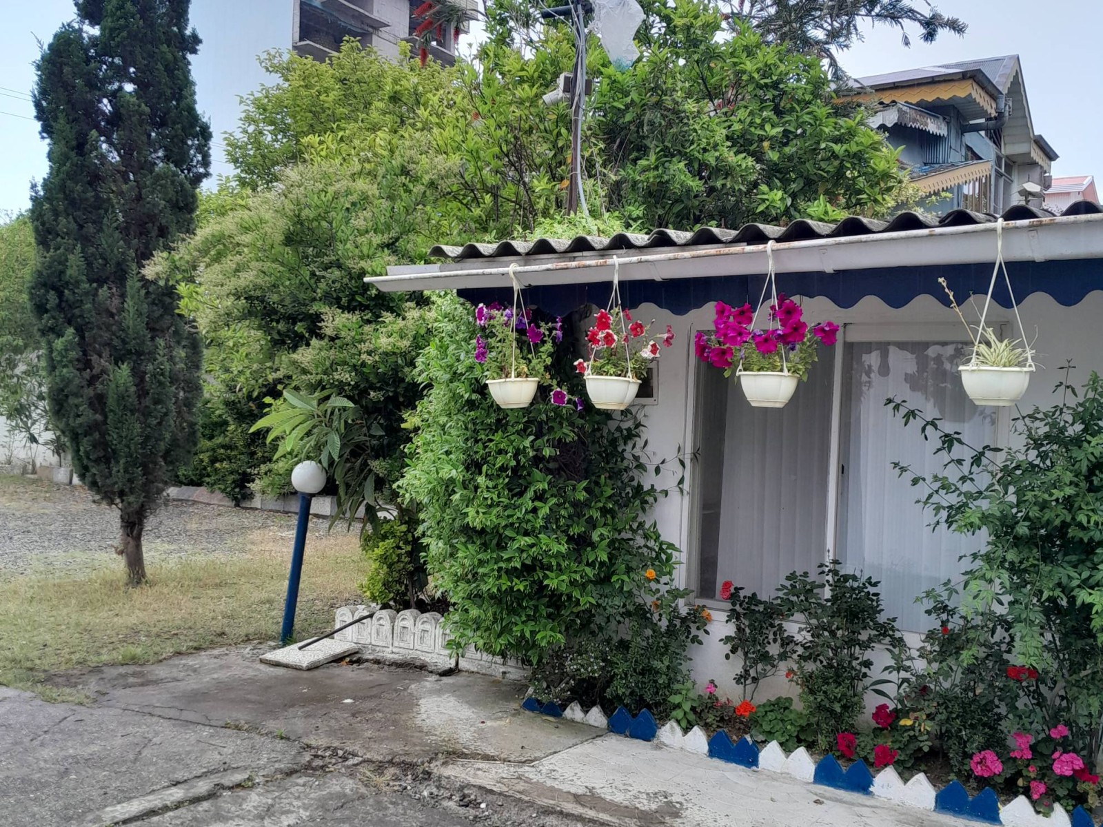 نمای بیرونی ساختمان
