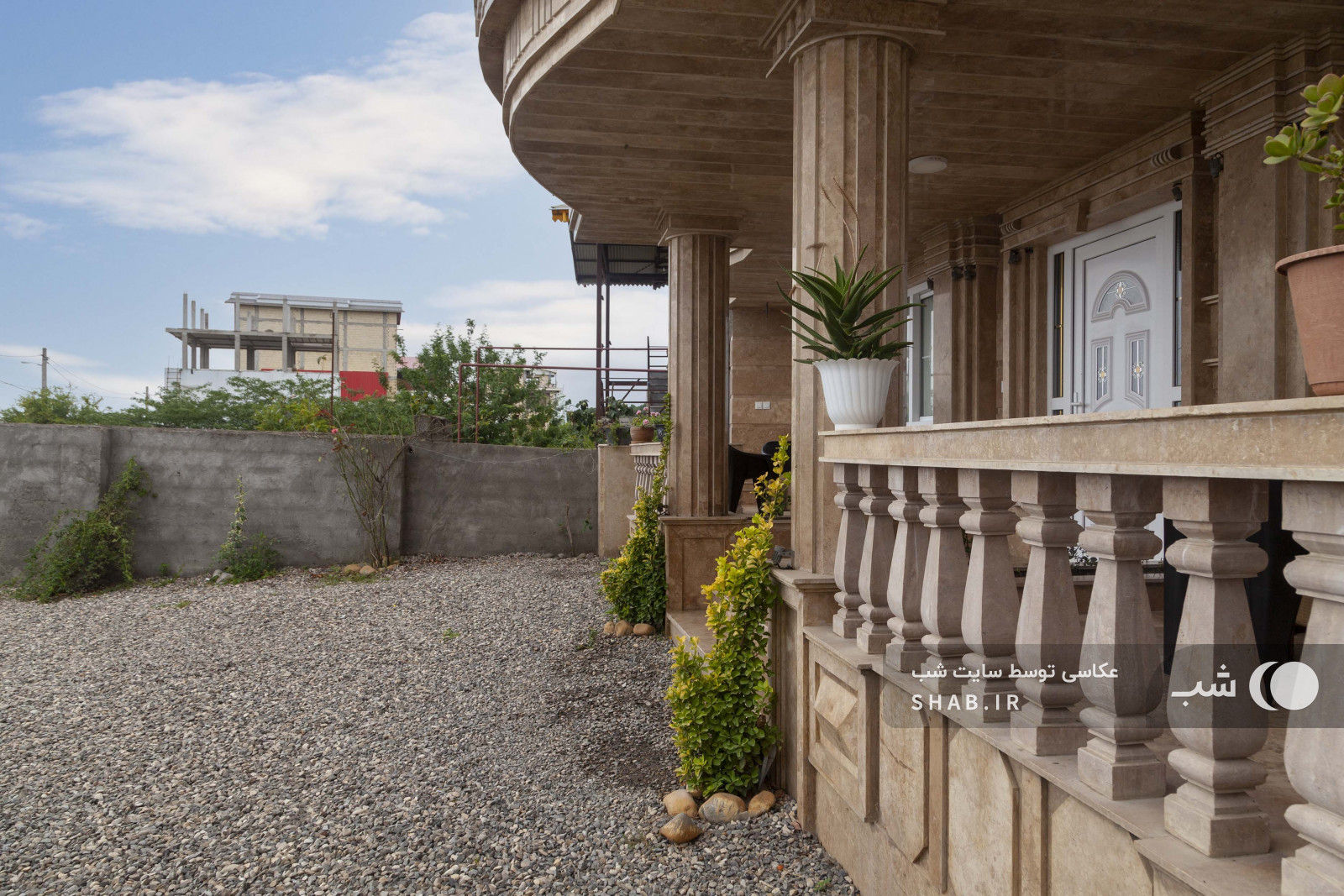 حیاط و تراس