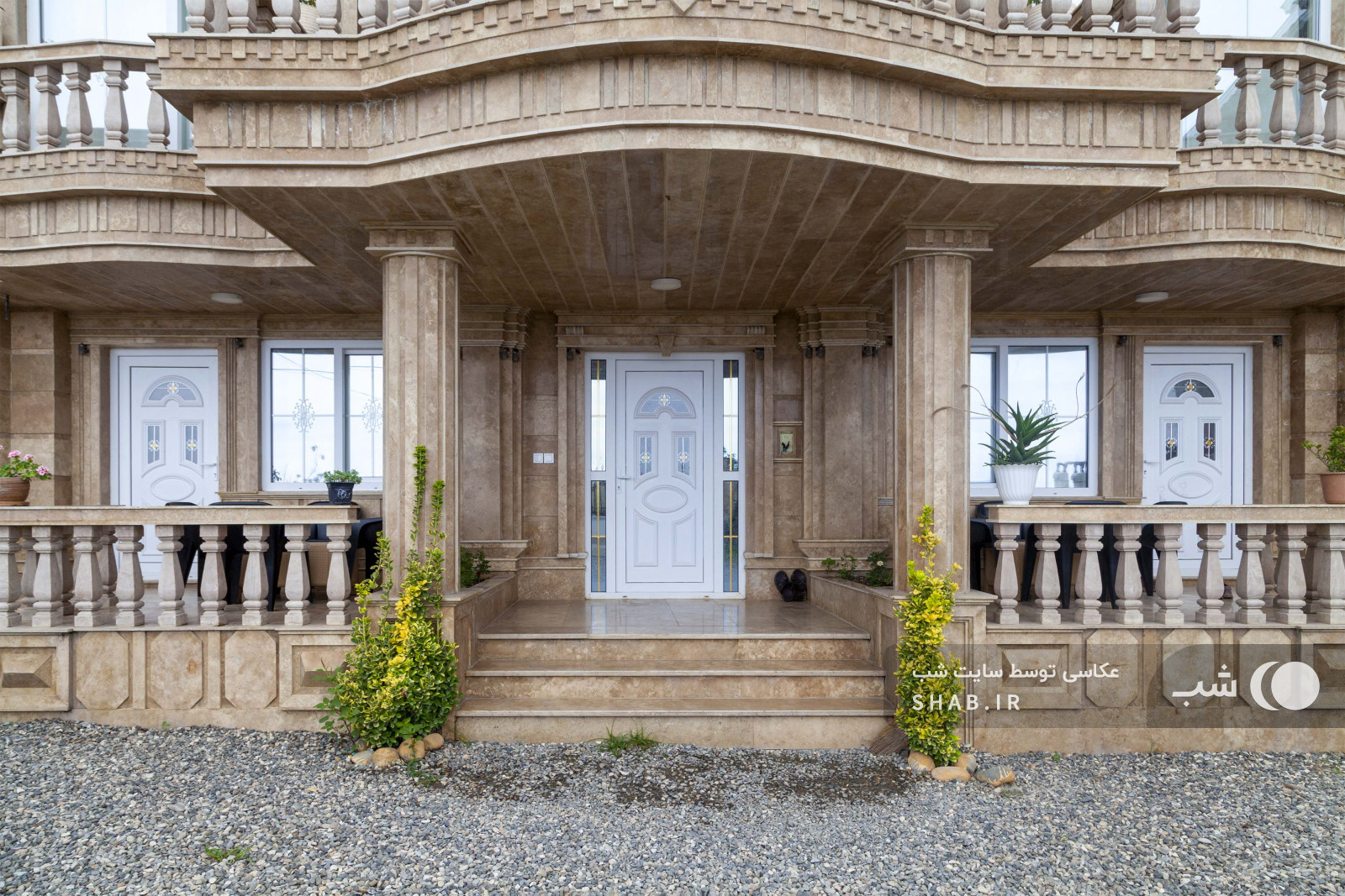 حیاط و تراس