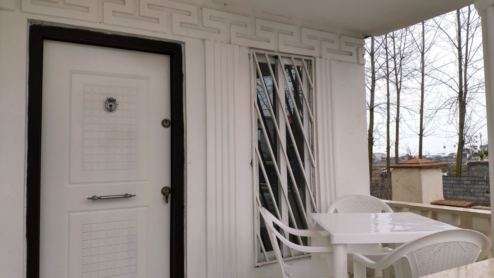 میز و صندلی ایوان