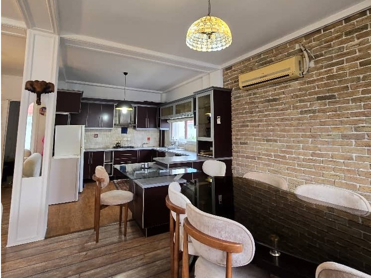 هال و آشپرخانه