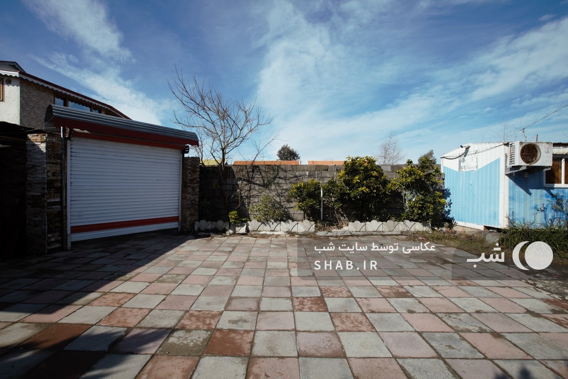 حیاط مجموعه