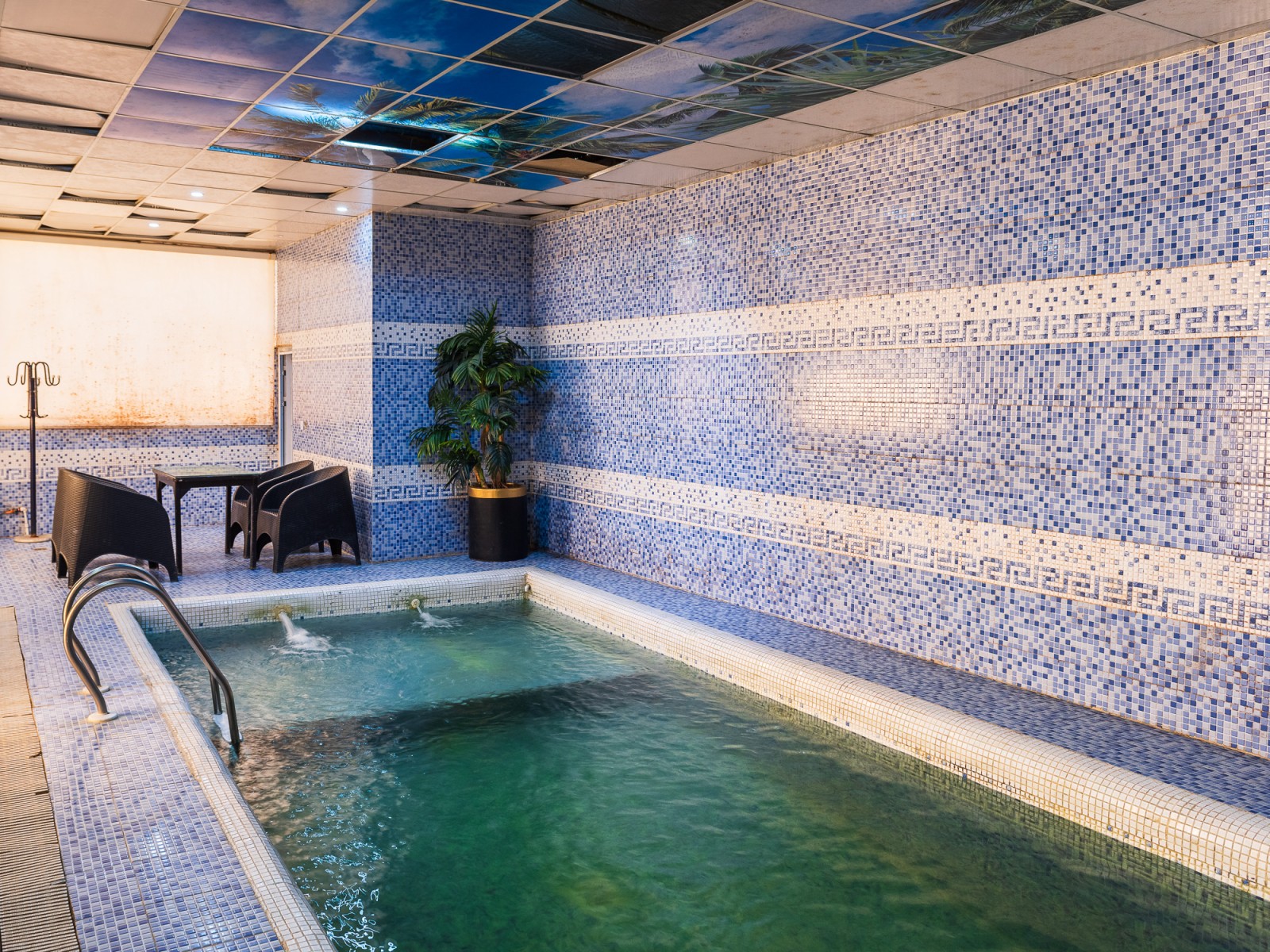 استخر استخر