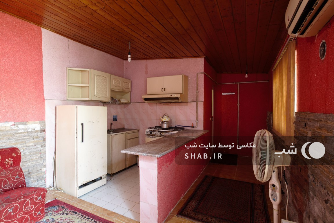 اتاق پذیرایی و آشپزخانه