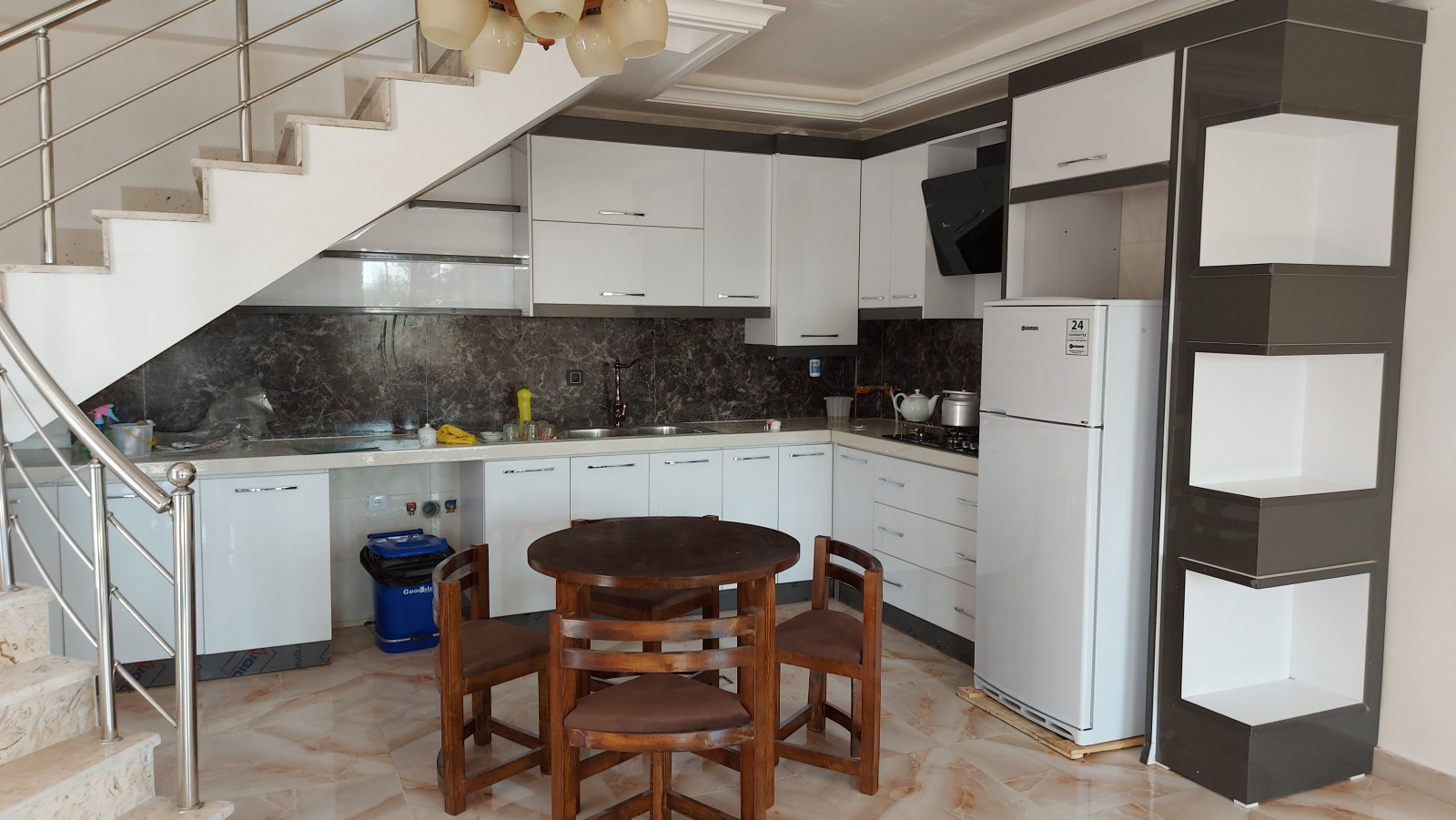 اشپز خانه و نهارخوری
