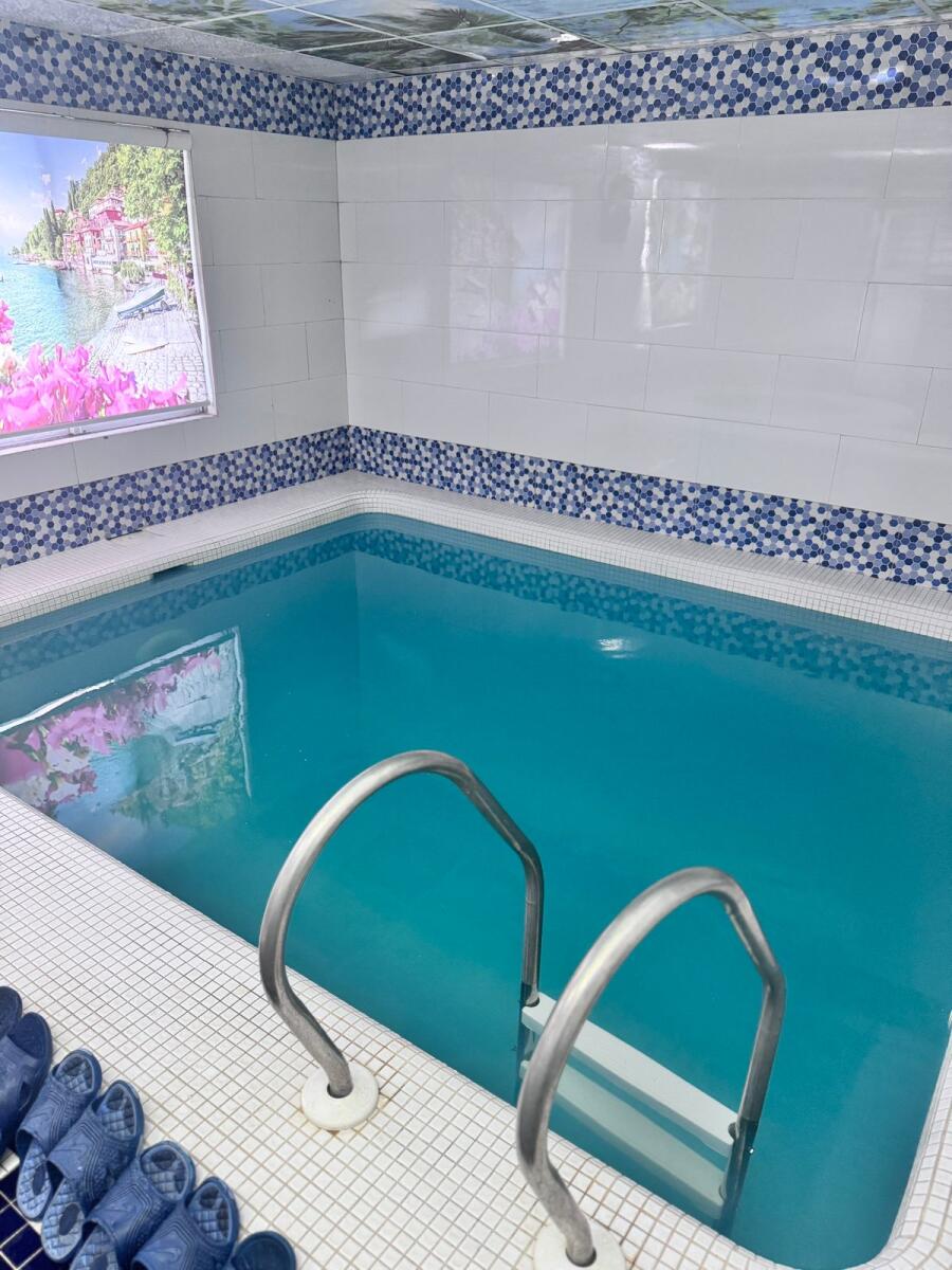 فضای استخر جکوزی