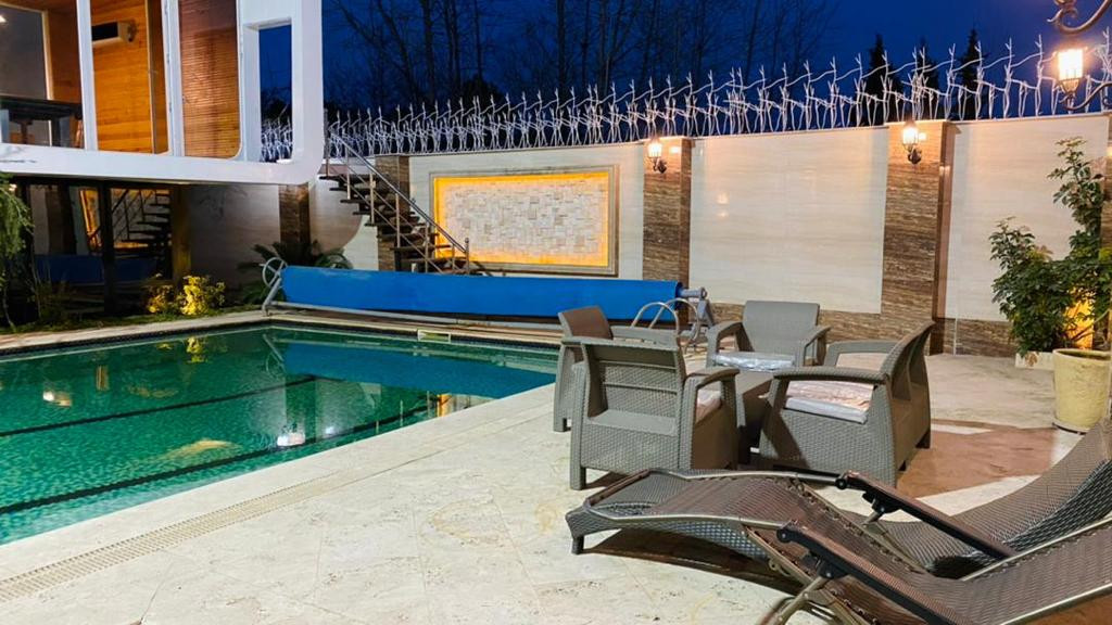 استخر استخر