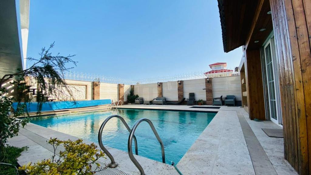 استخر استخر