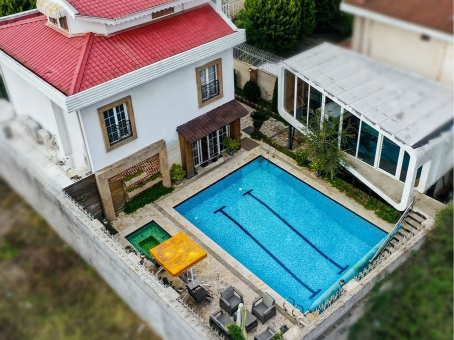 نمایی بسیار زیبا از اقامتگاه گردشگری امین آباد نمایی بسیار زیبا از اقامتگاه گردشگری امین آباد