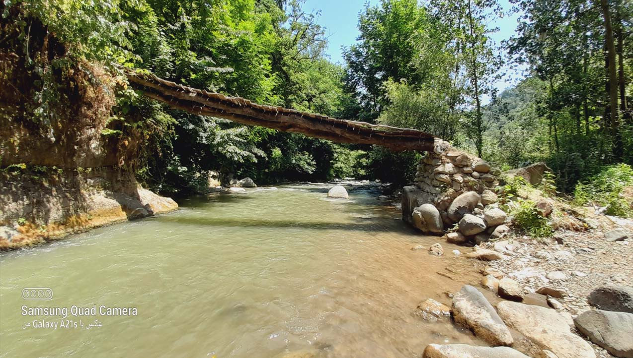 رودخانه پشت آلاچیق رودخانه پشت آلاچیق