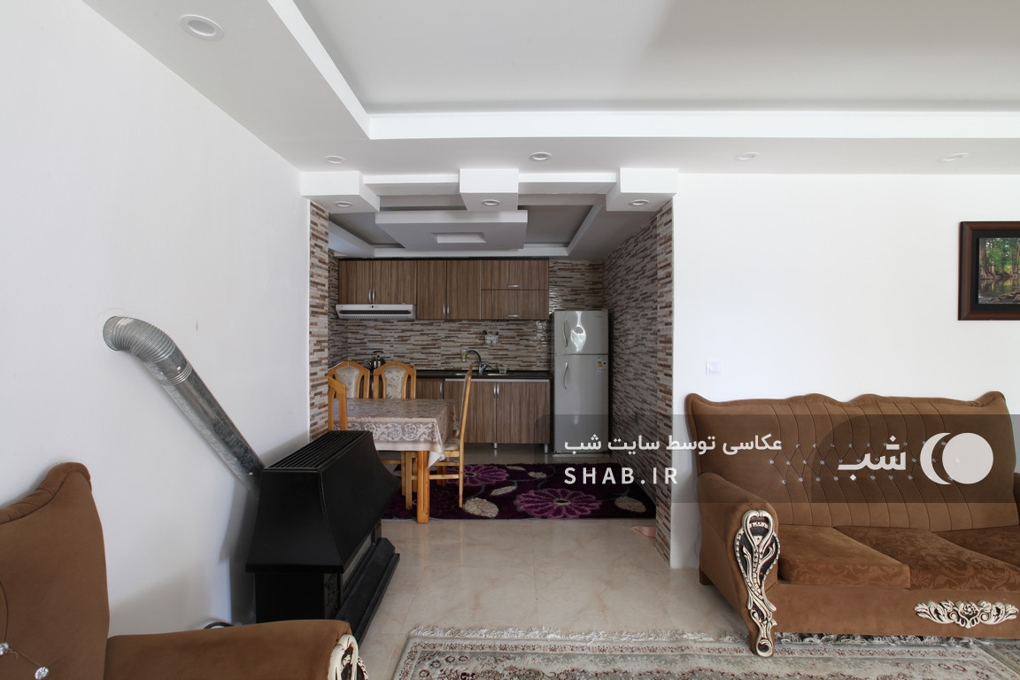 اتاق پذیرایی و آشپزخانه