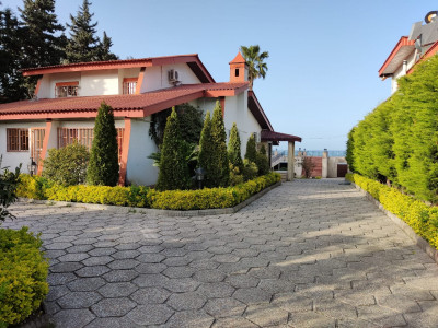 باغ ویلای لاکچری آرامش