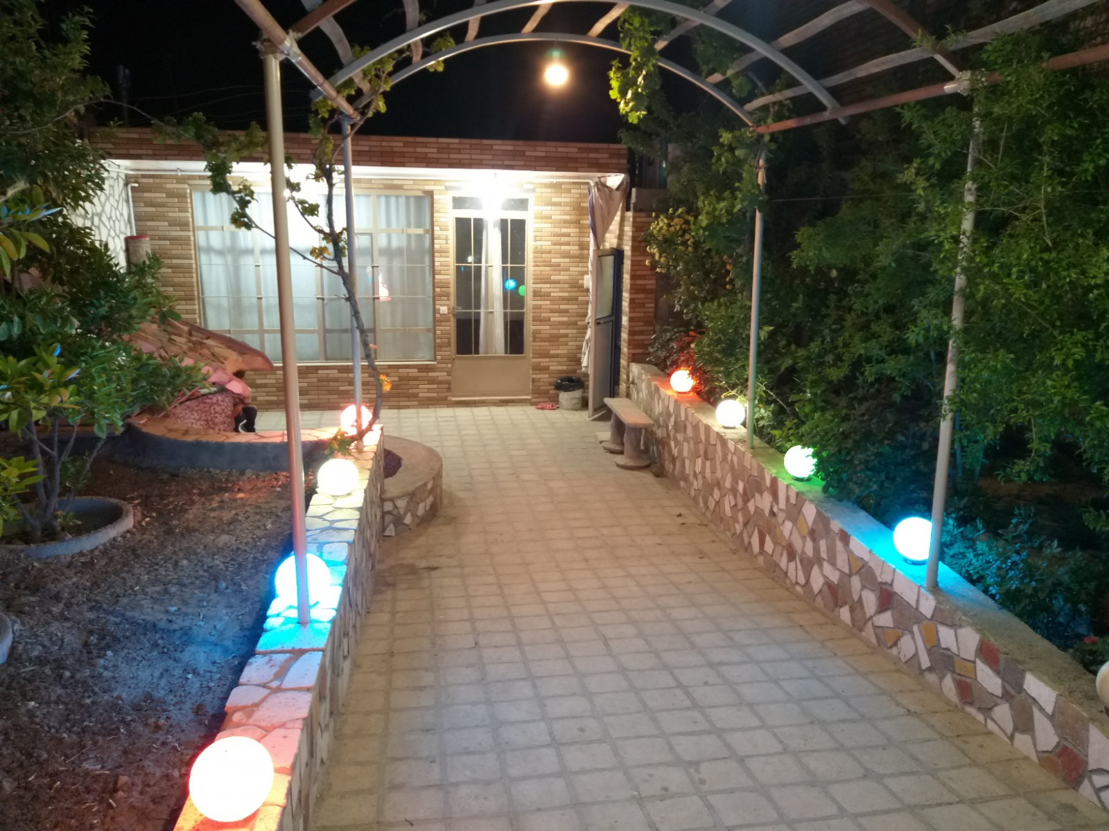 نمای حیاط نمای حیاط