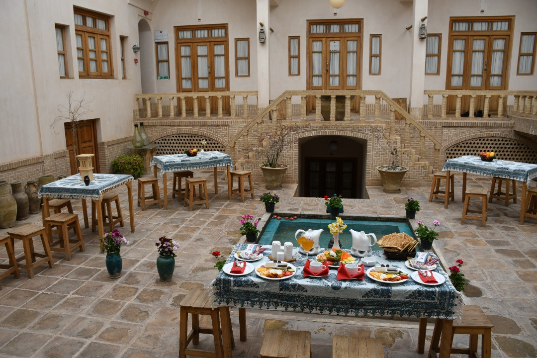 حیاط