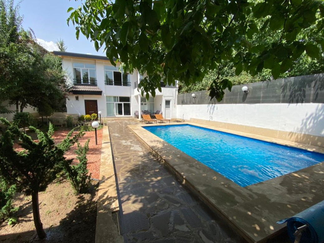 نمای اقامتگاه و استخر نمای اقامتگاه و استخر