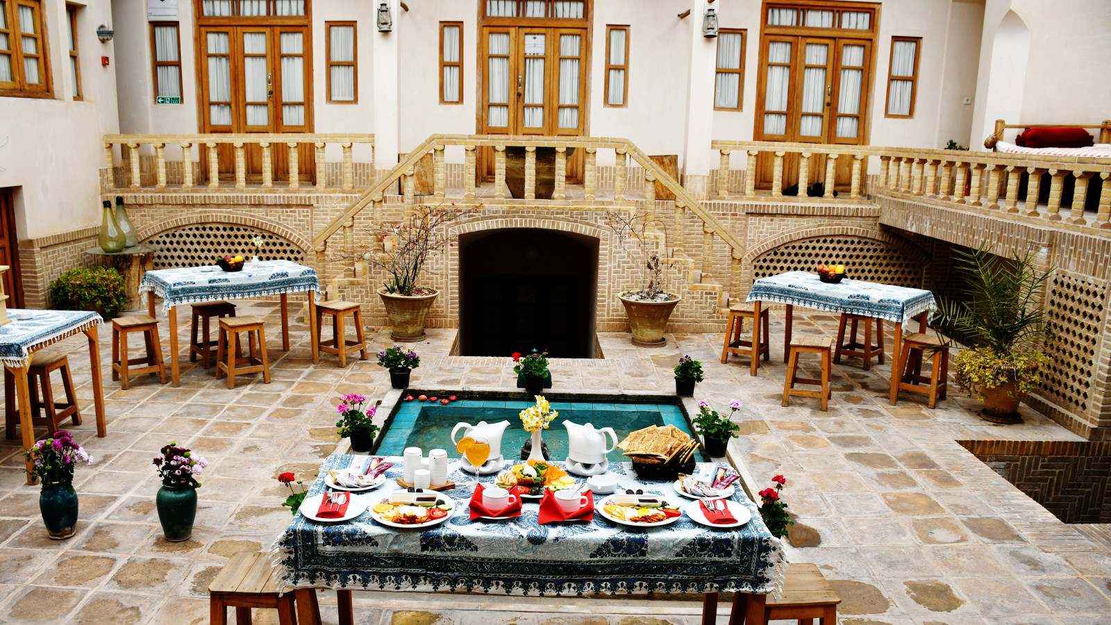 حیاط