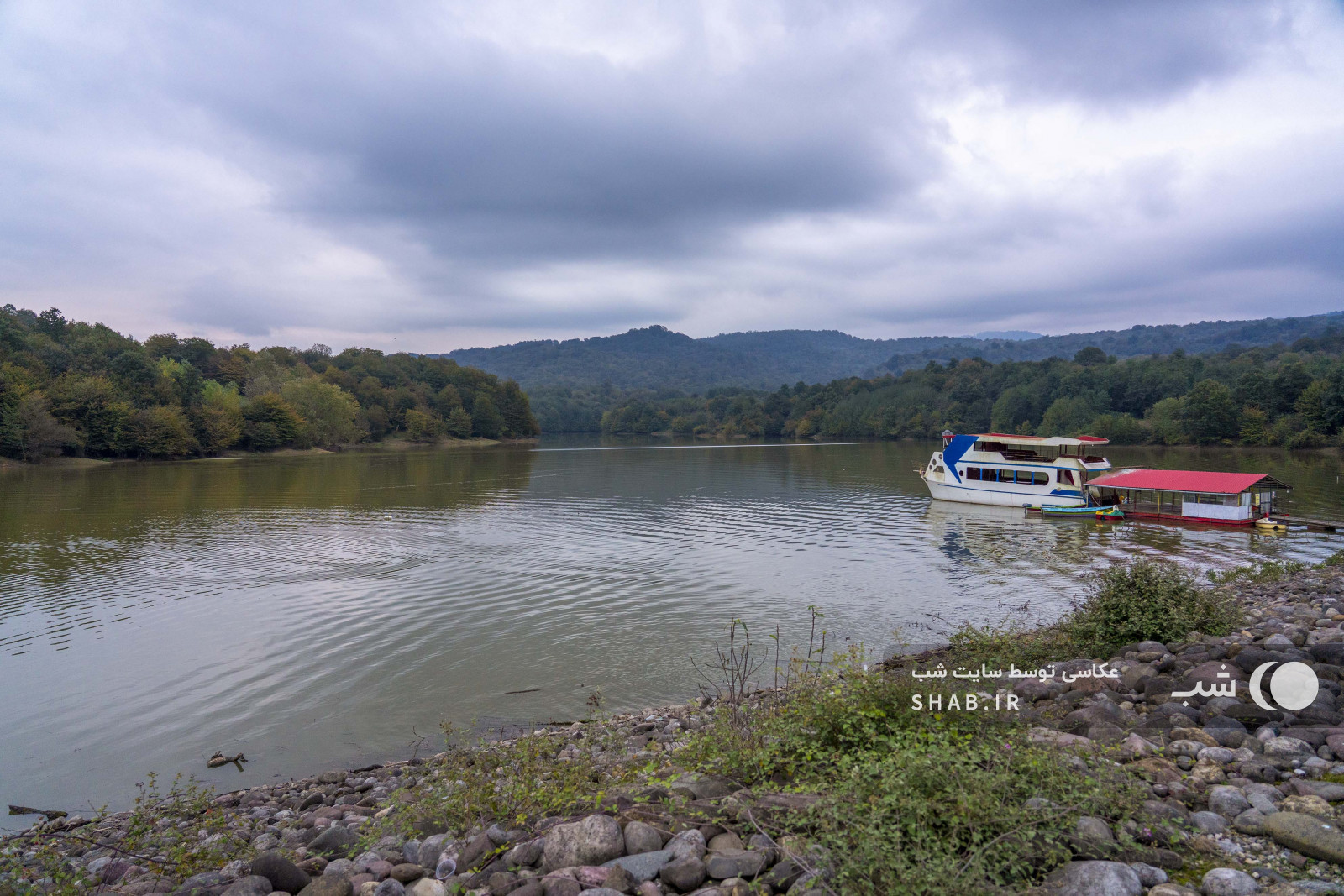 محوطه اطراف اقامتگاه محوطه اطراف اقامتگاه