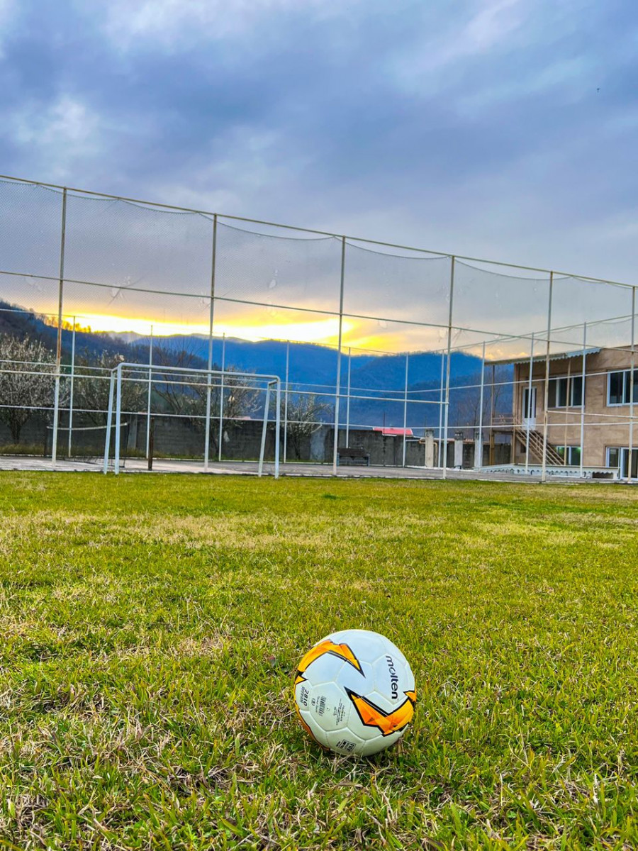 زمین فوتبال