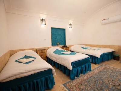 اتاق چهارتخته مخمل ( حیاط )