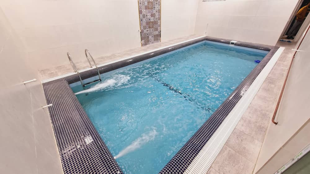 نمای استخر