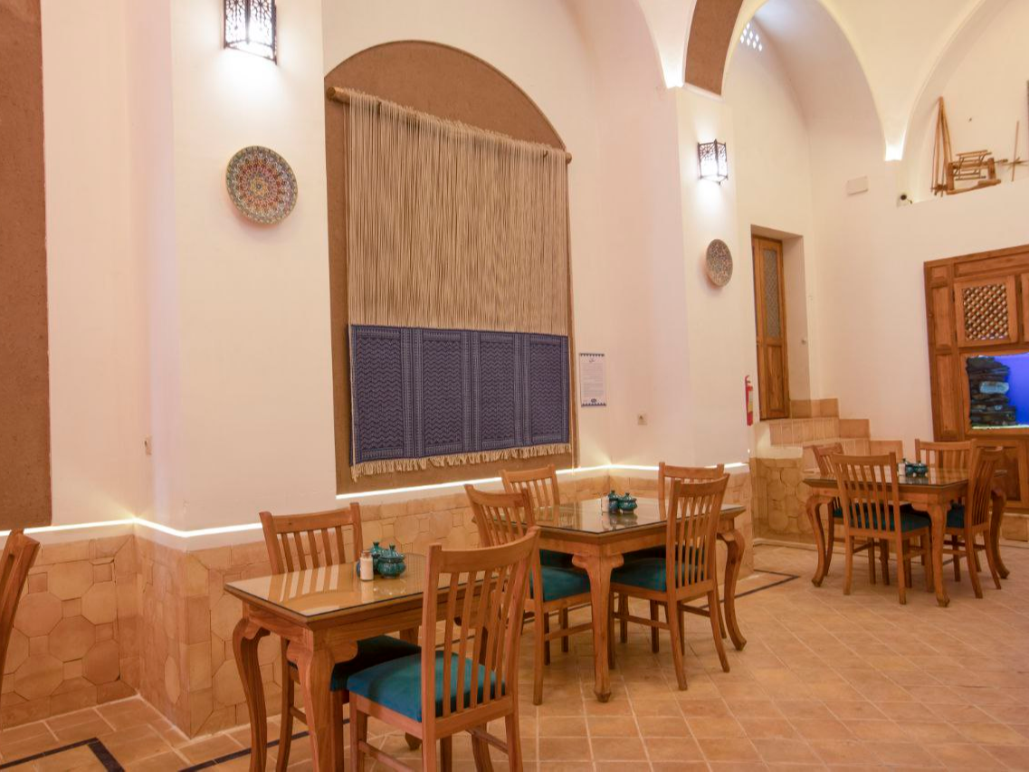 نمای بیرونی ساختمان