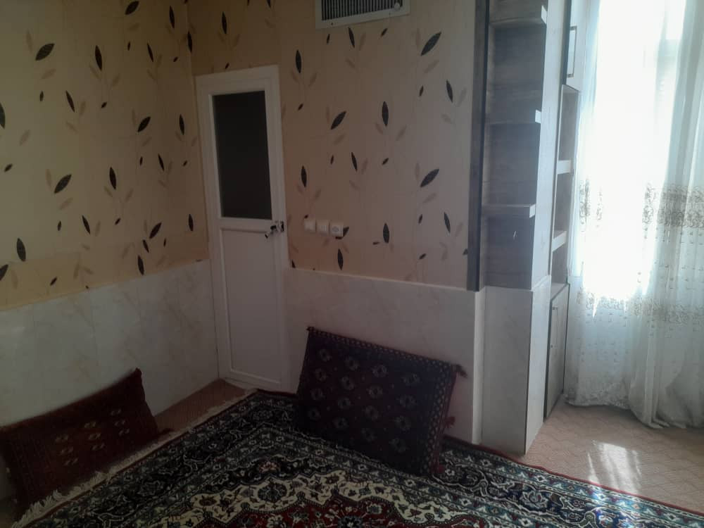 اتاق پذیرایی و حمام