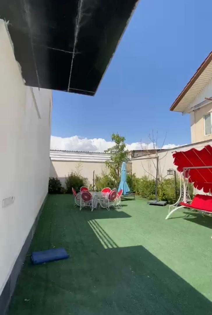 میز و صندلی میز و صندلی