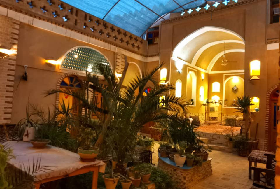 حیاط