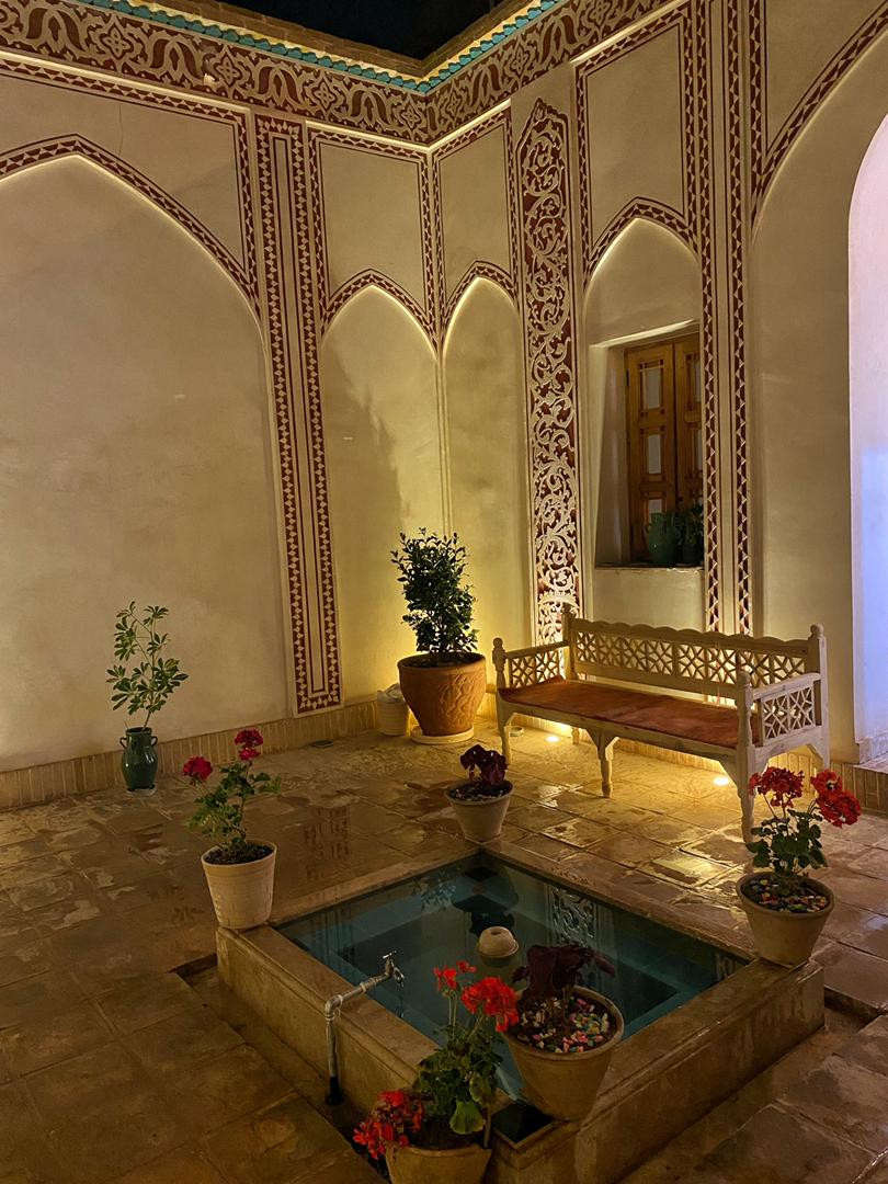 حیاط