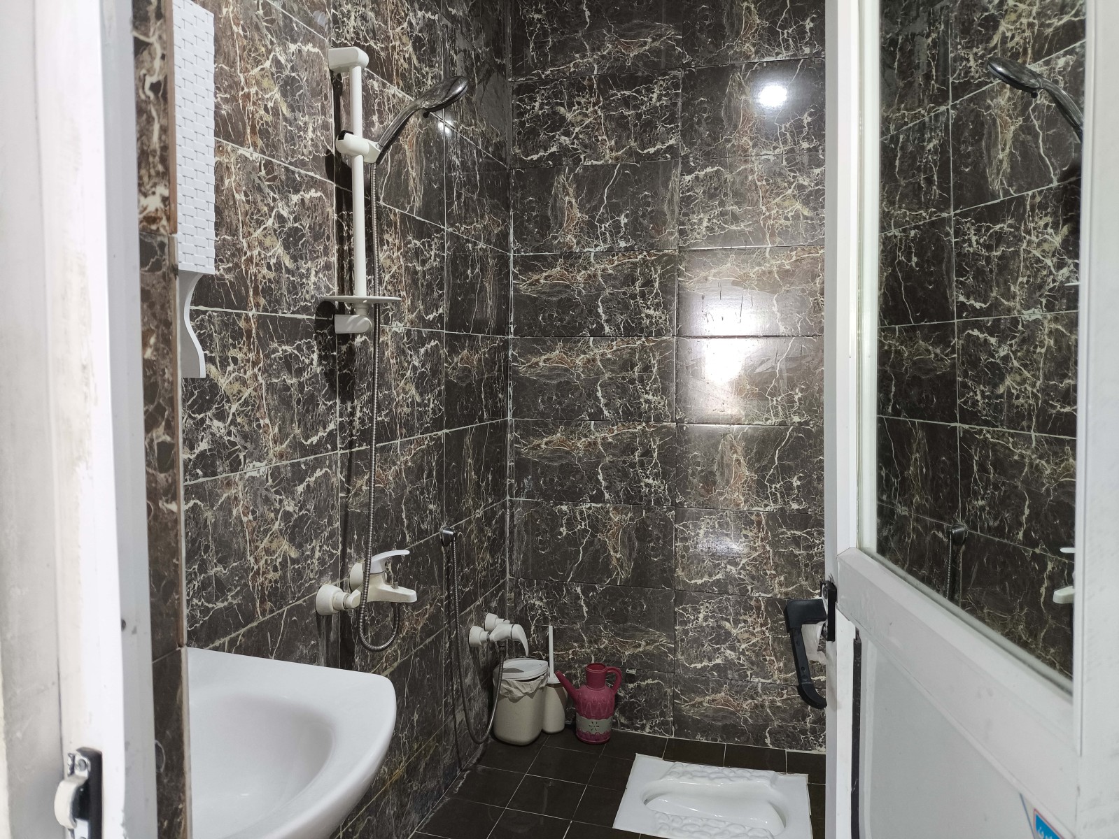 سرویس بهداشتی و حمام