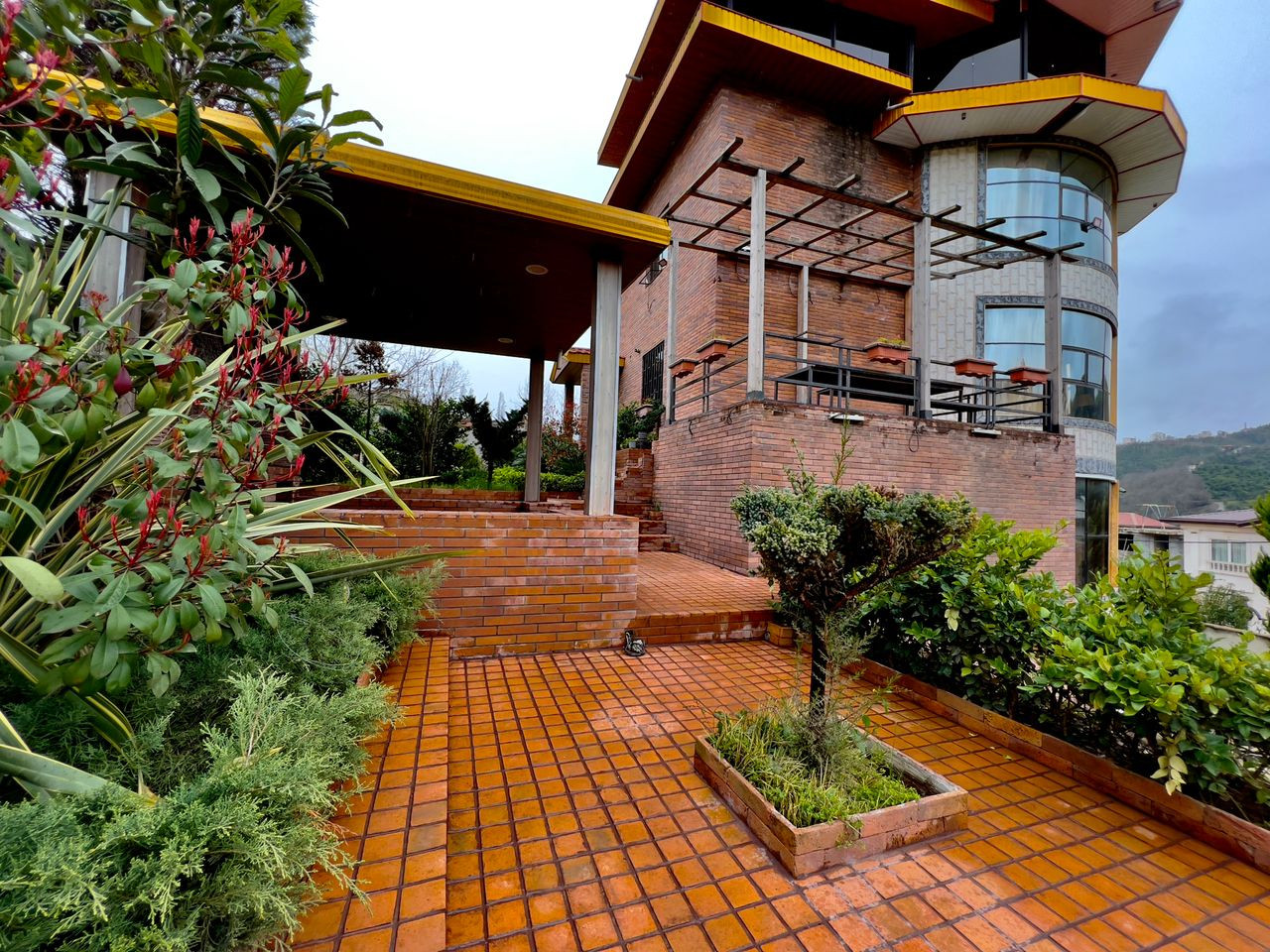 نمای بیرون ویلا نمای بیرون ویلا