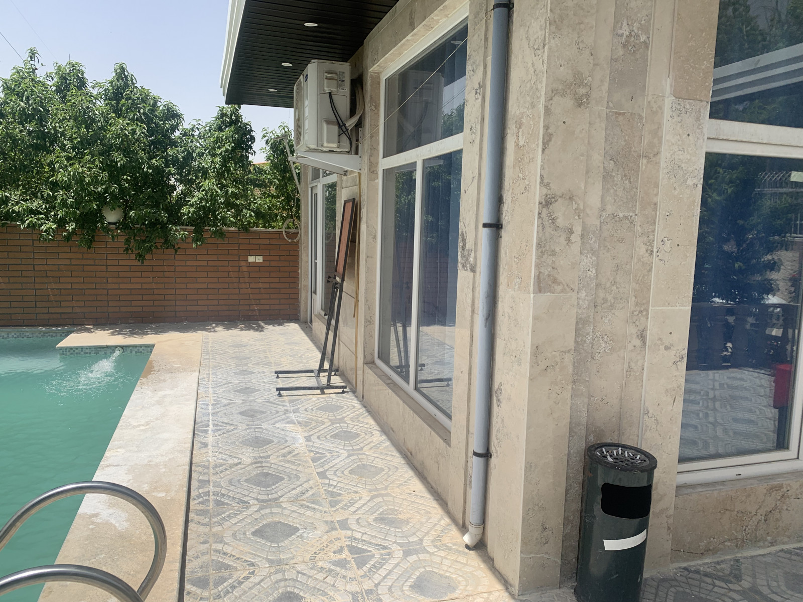 ورودی استخر