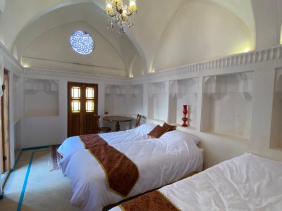سرای سنتی نفیس "اتاق یاقوت"