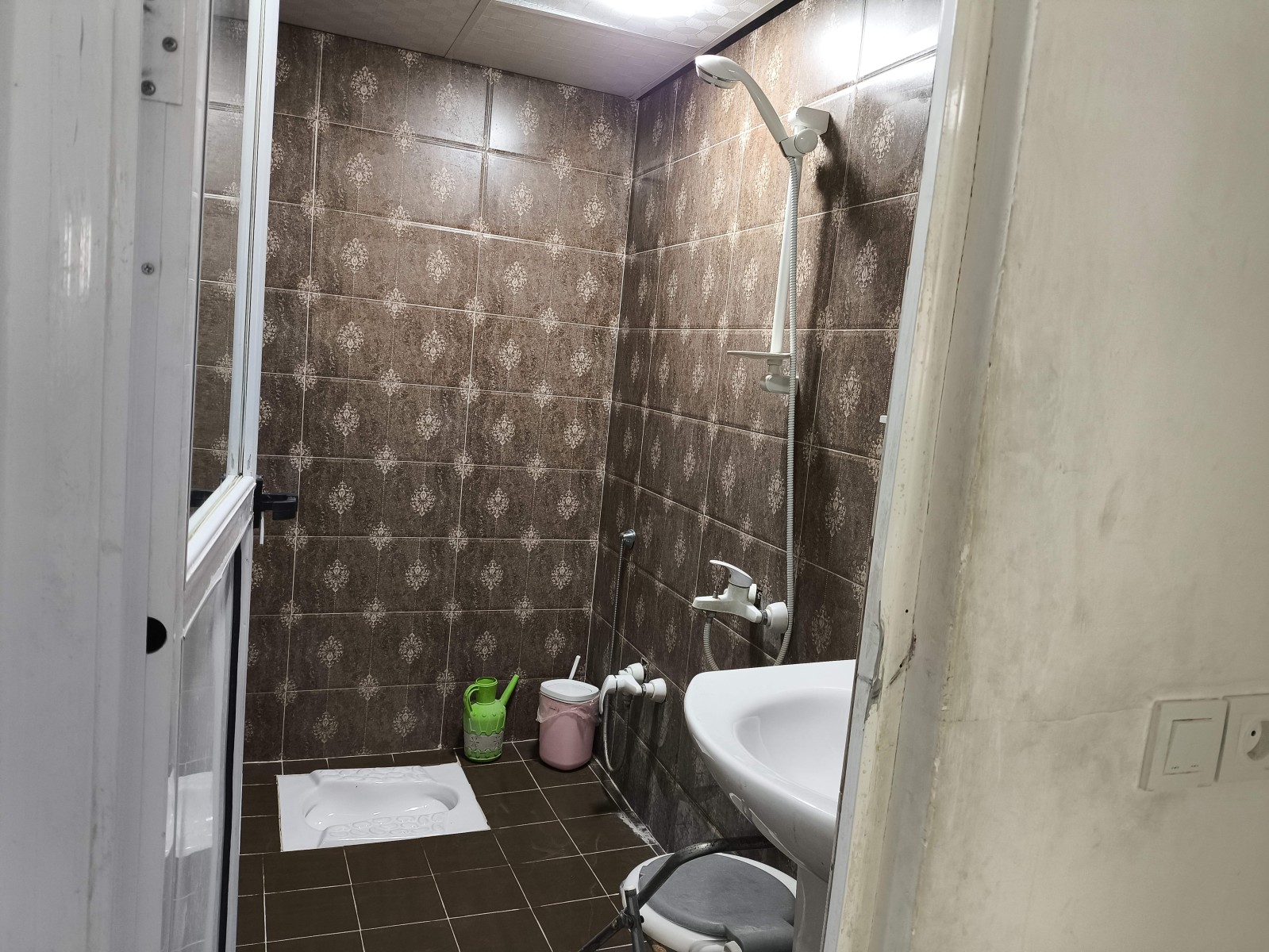 سرویس بهداشتی و حمام