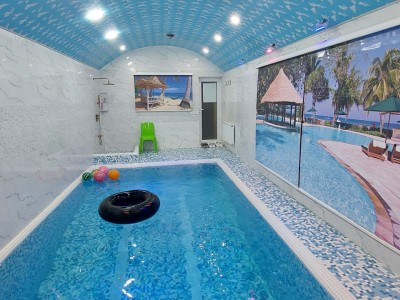 ویلای نوساز و شیک استخردار به همراه فوتبال‌دستی